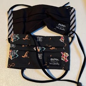 Harry Potter  2 piece pleated masks by Vera Bradley black print & solid in box